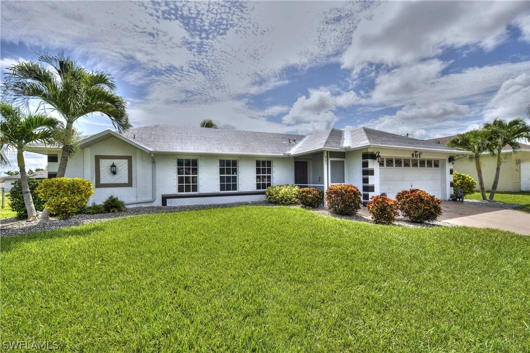 901 SW 10th Pl., Cape Coral, FL 33991