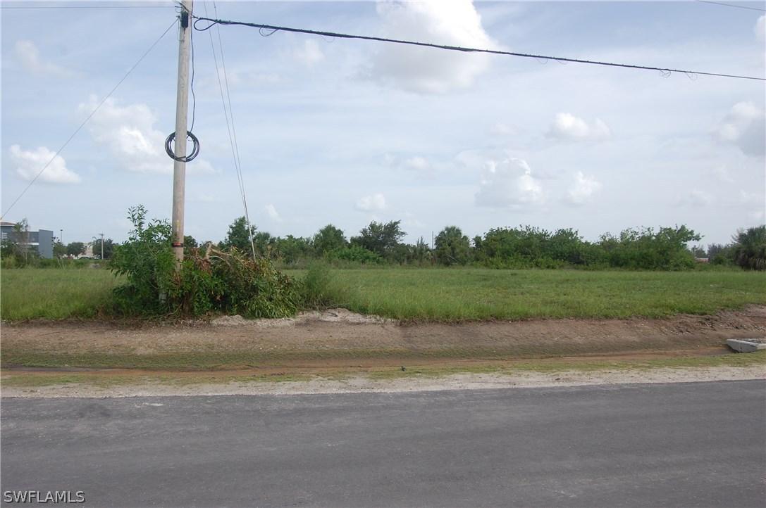 1422 SW 4th Ln., Cape Coral, FL 33991