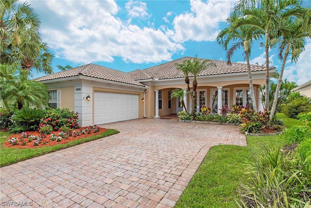 4338 Queen Elizabeth Way, Naples, FL 34119