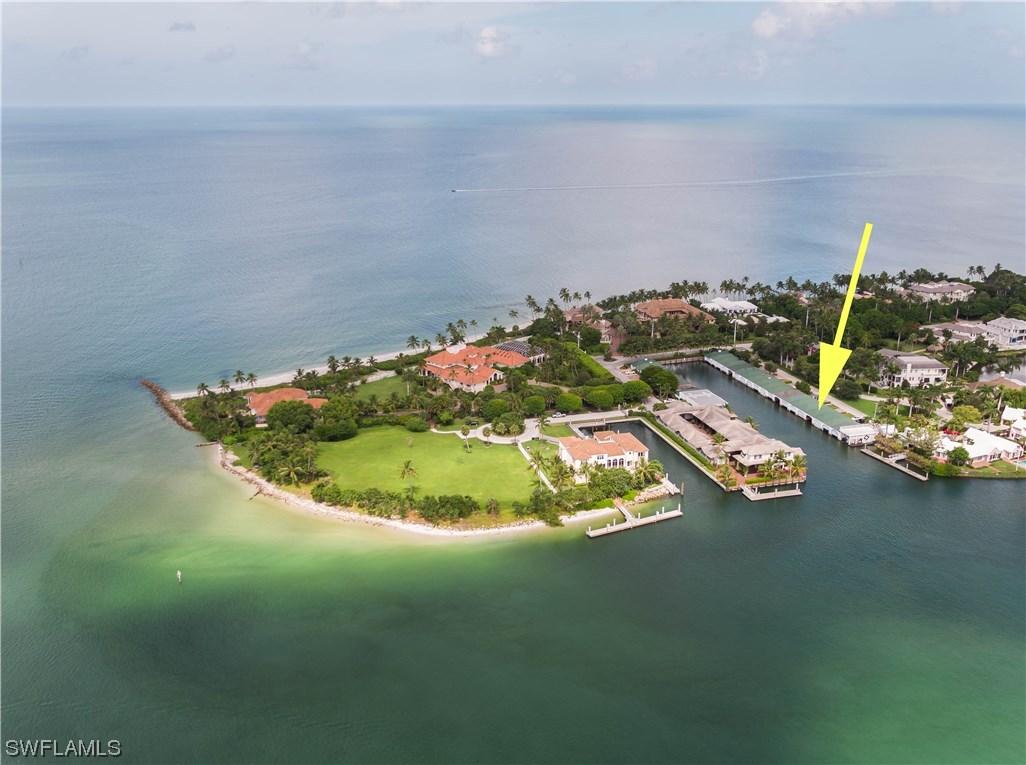 49 Cove Ln., Naples, FL 34102