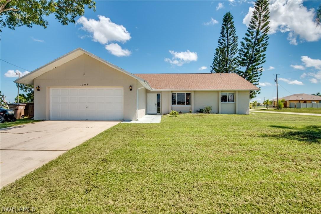 1203 NW 20th Ter., Cape Coral, FL 33993