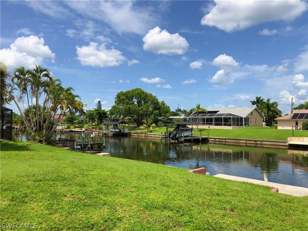 2315 SE 10th Ave., Cape Coral, FL 33990