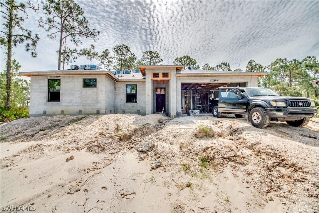 1210 Henry Ave., Lehigh Acres, FL 33972