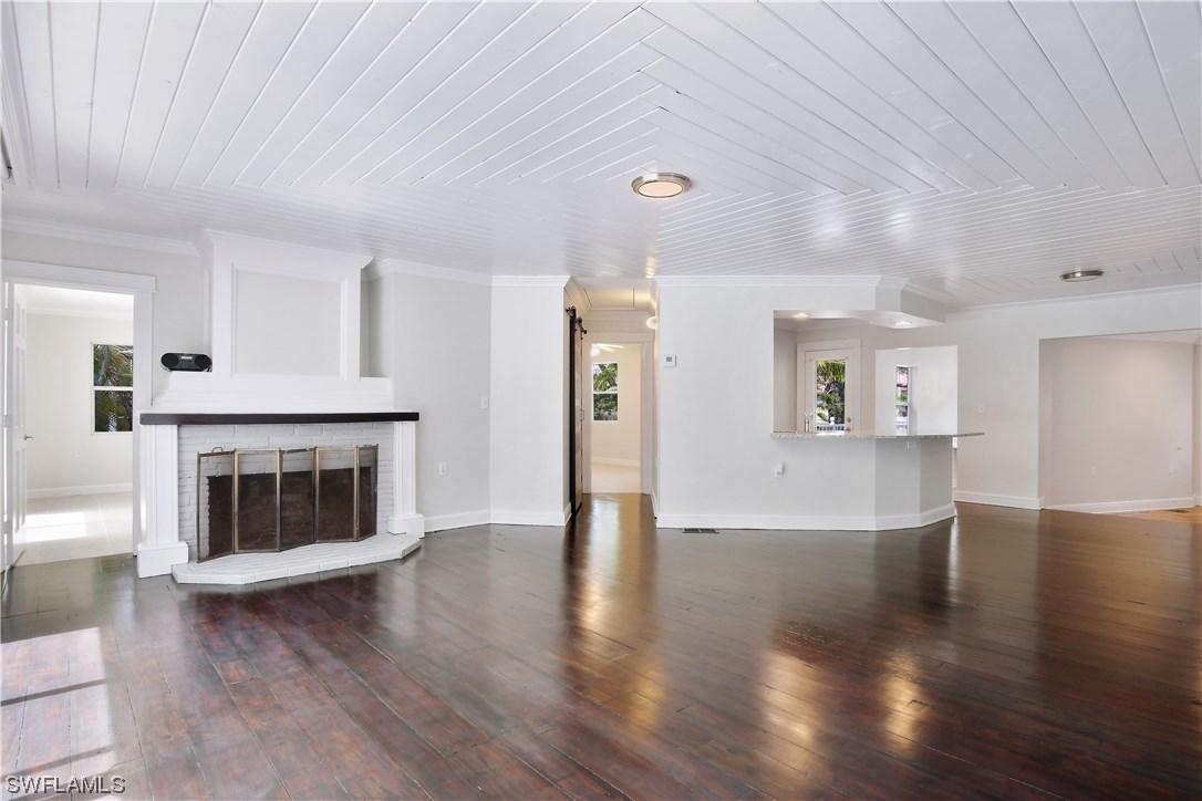 1147 Mockingbird Ln., Naples, FL 34104