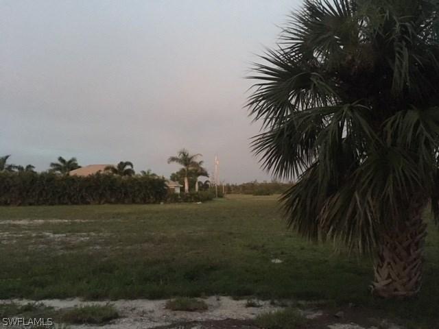 2727 NW 42nd Pl., Cape Coral, FL 33993