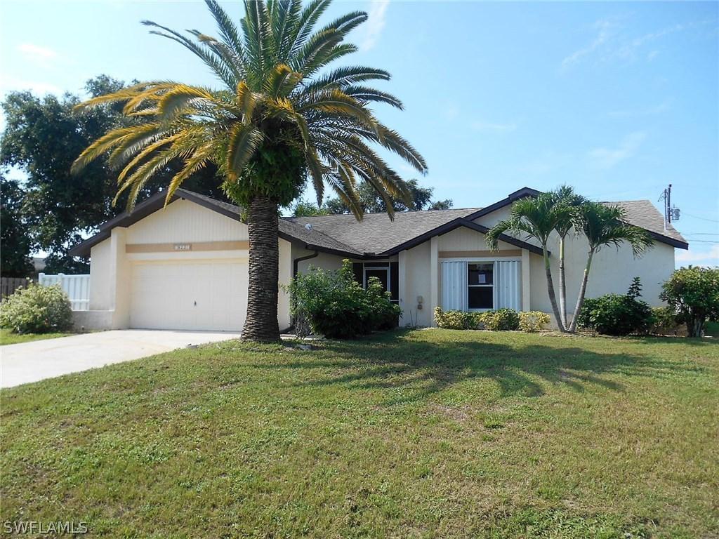 922 SE 35th St., Cape Coral, FL 33904