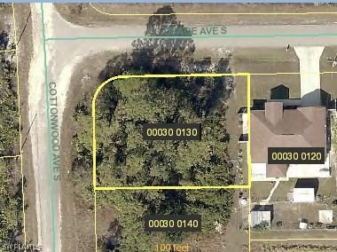 561 Cottonwood Ave., Lehigh Acres, FL 33974