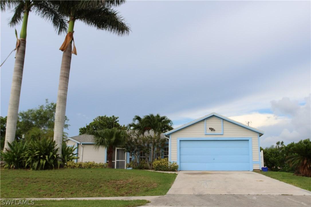 633 SE 8th Pl., Cape Coral, FL 33990