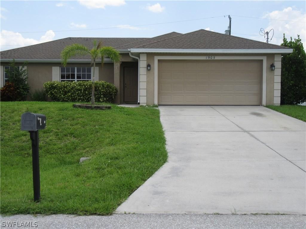 1905 NE 2nd Pl., Cape Coral, FL 33909