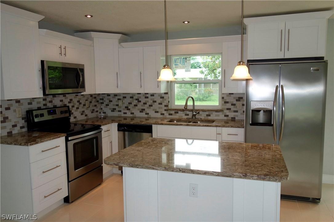 1502 SE 36th Ter., Cape Coral, FL 33904