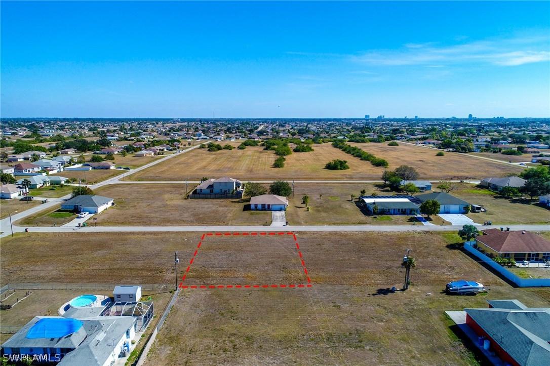 1332 NE 9th Pl., Cape Coral, FL 33909