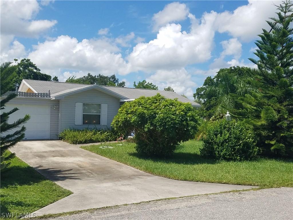 919 Hudson Ave., Lehigh Acres, FL 33936