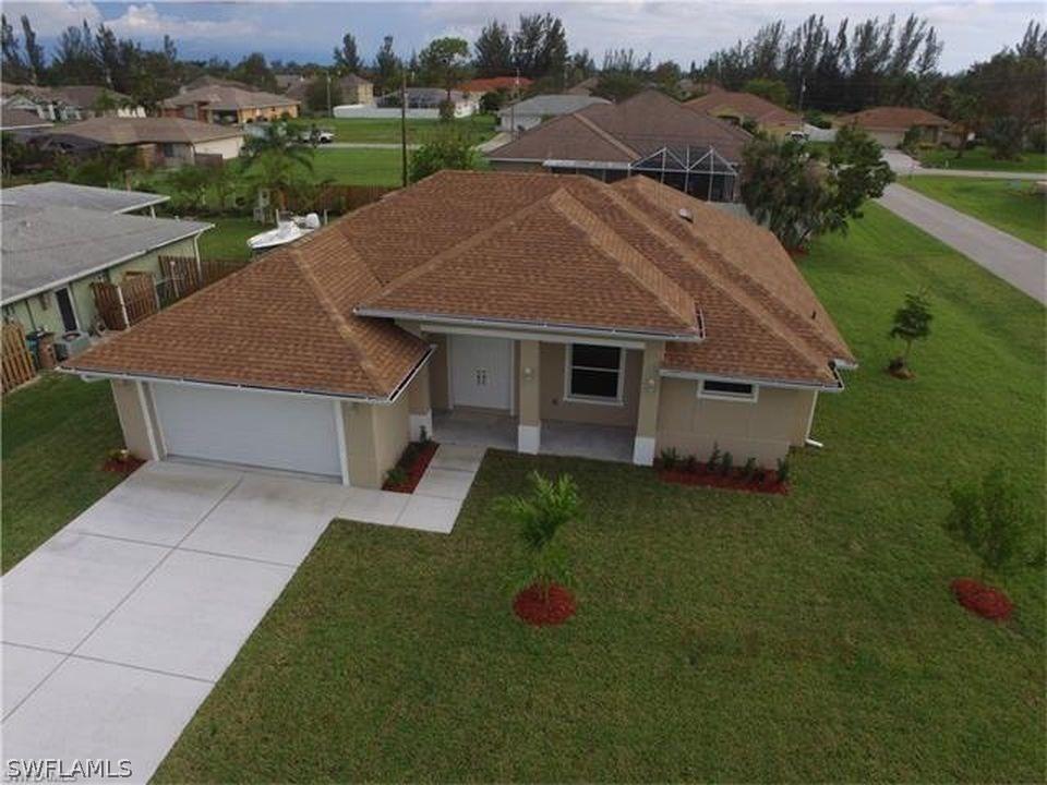 402 SE 14th Ter., Cape Coral, FL 33990