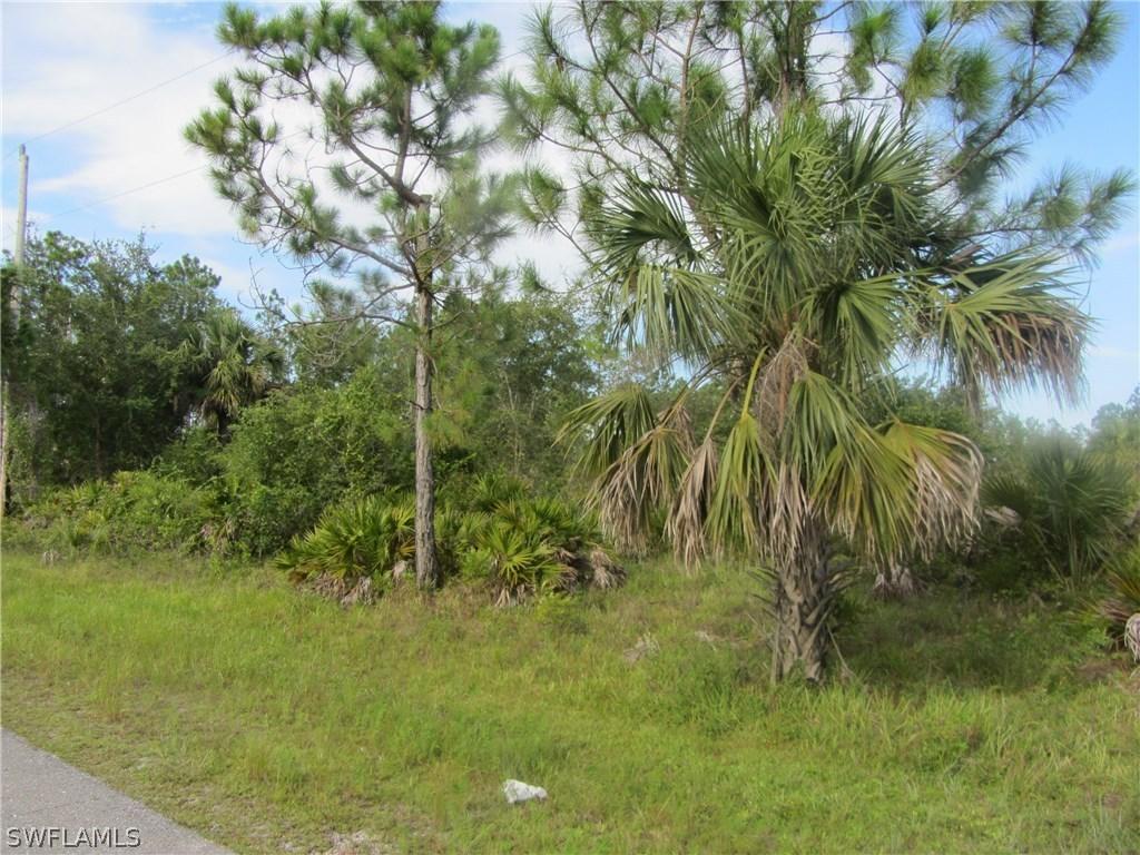605 Clayton Ave., Lehigh Acres, FL 33972