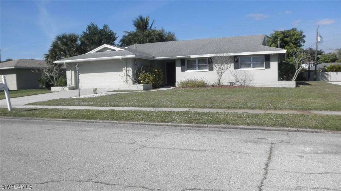 1037 El Rio Ave., Fort Myers, FL 33919