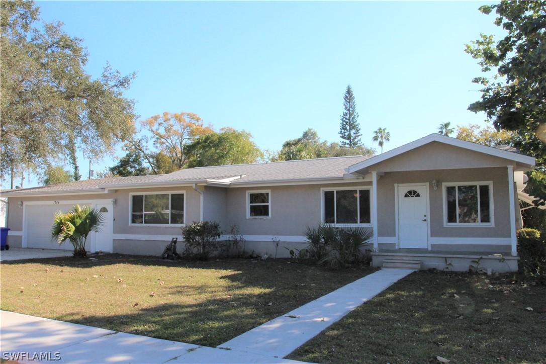 1744 Oakley Ave., Fort Myers, FL 33901