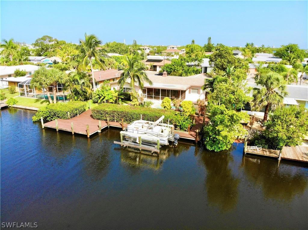 444 Washington Ct., Fort Myers Beach, FL 33931