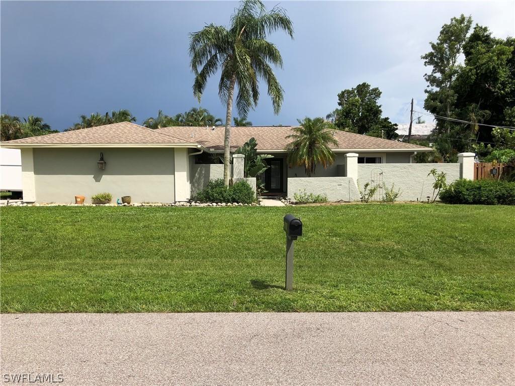 586 Sanford Dr., Fort Myers, FL 33919