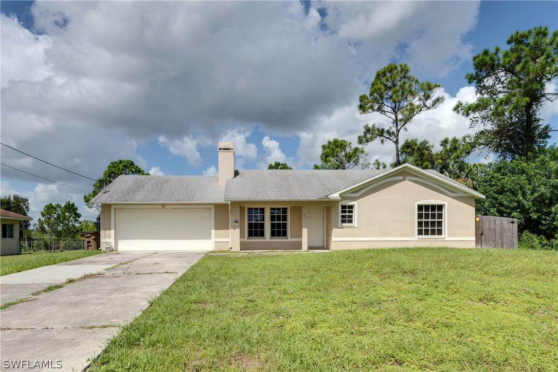 1035 Alvin Ave., Lehigh Acres, FL 33971