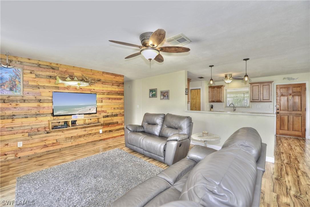 435 NE 14th Ave., Cape Coral, FL 33909