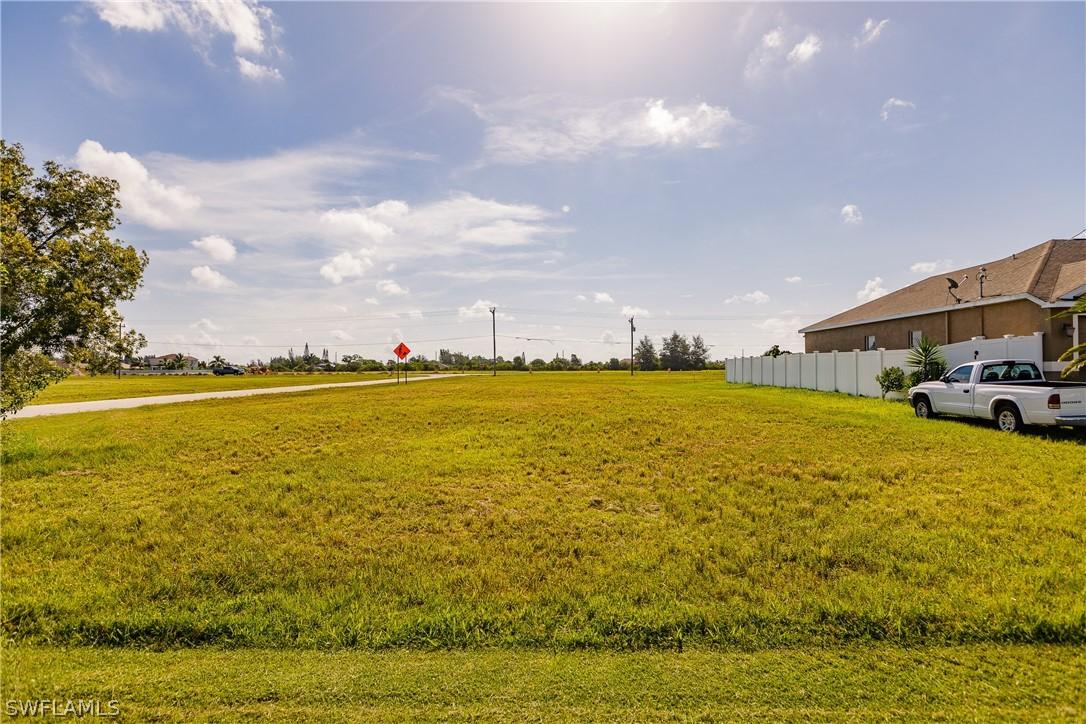 411 NW 32nd Pl., Cape Coral, FL 33993