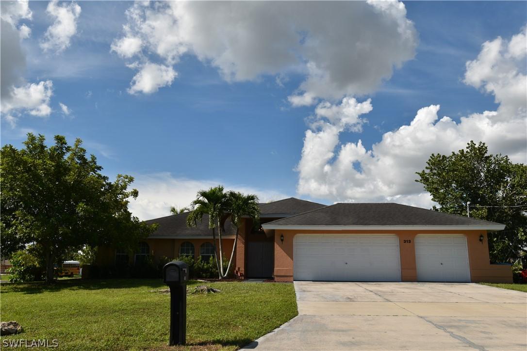 313 SW 43rd Ln., Cape Coral, FL 33914