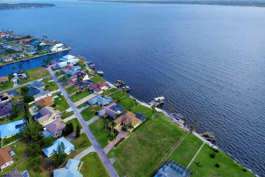 3711 SE 21st Pl., Cape Coral, FL 33904