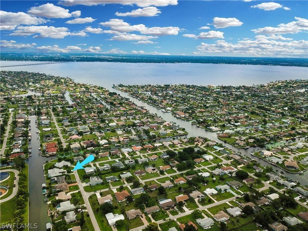 1827 SE 26th Ter., Cape Coral, FL 33904