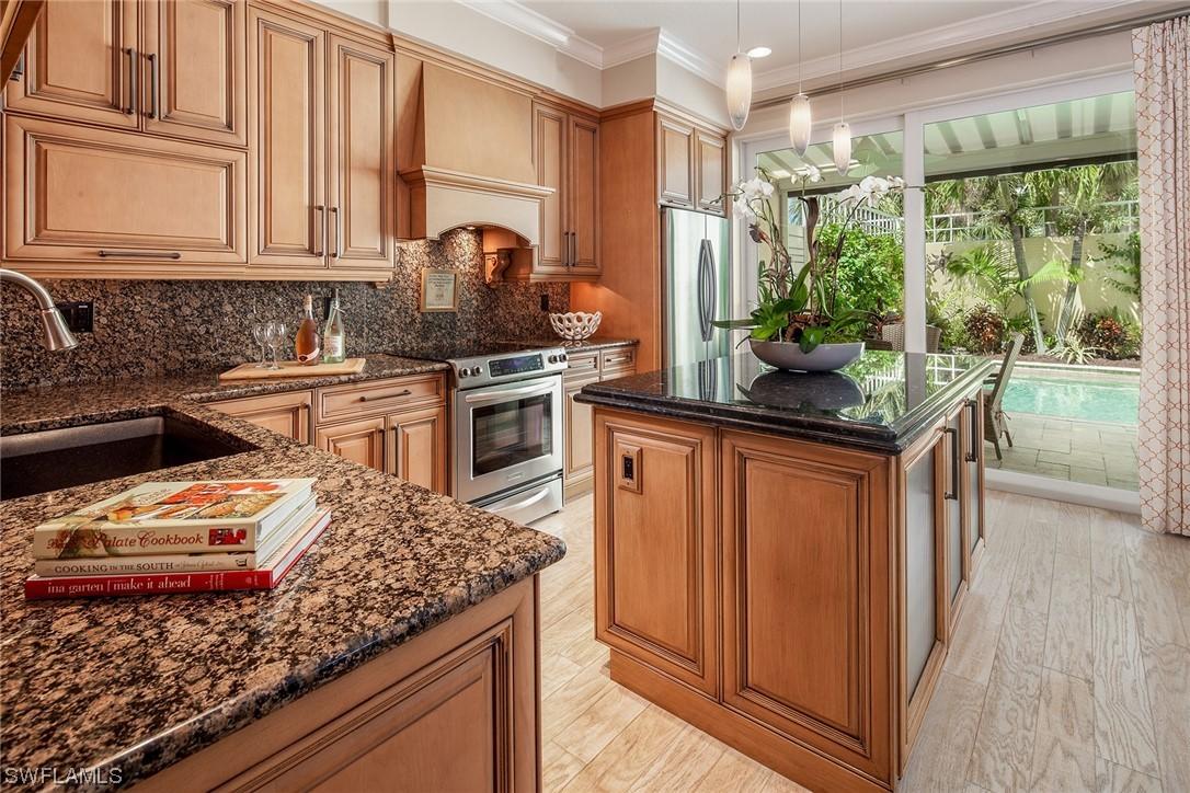 1080 5th St., Naples, FL 34102