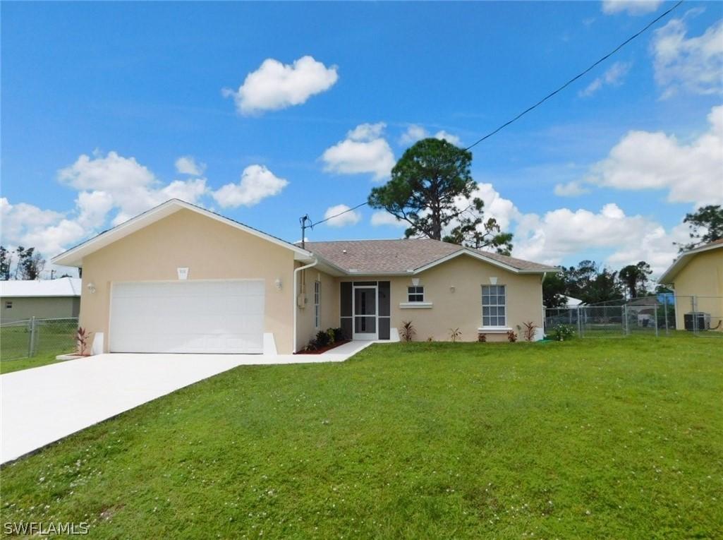 918 Mary Ave., Lehigh Acres, FL 33974