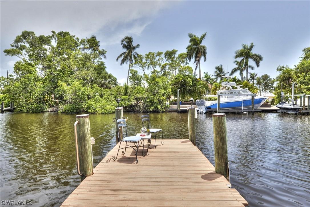 1386 Chesapeake Ave., Naples, FL 34102