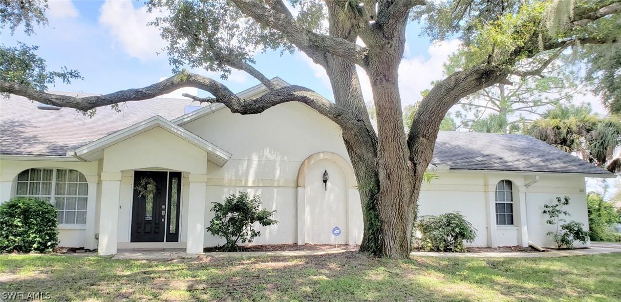 1203 Albemarle Cir., Lehigh Acres, FL 33936