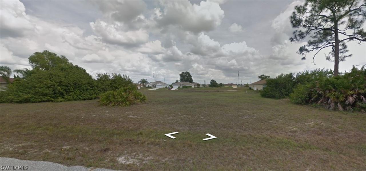 313 NW 17th Pl., Cape Coral, FL 33993