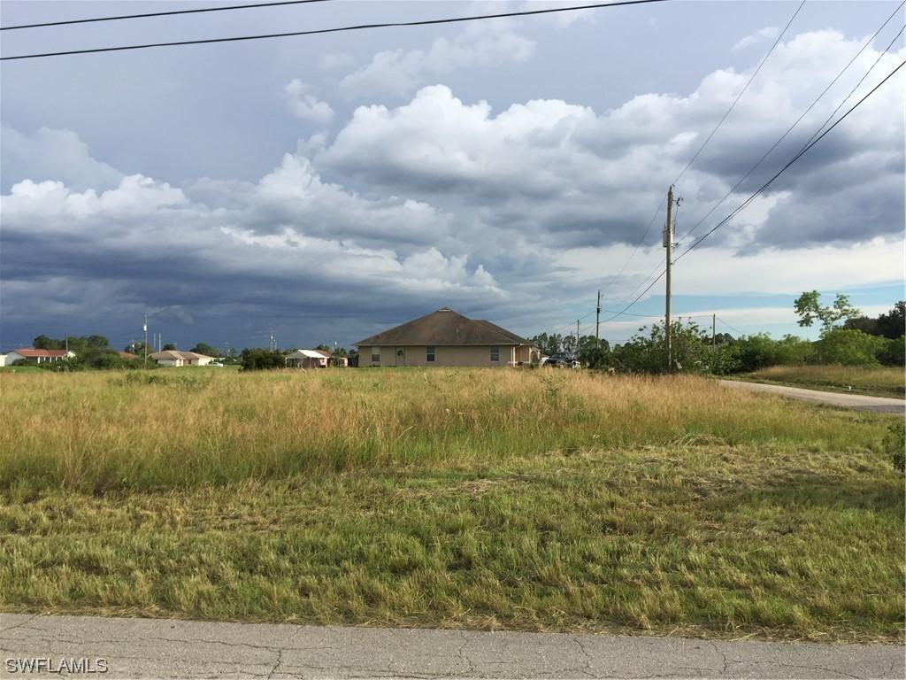 1101 Gordon Ave., Lehigh Acres, FL 33973