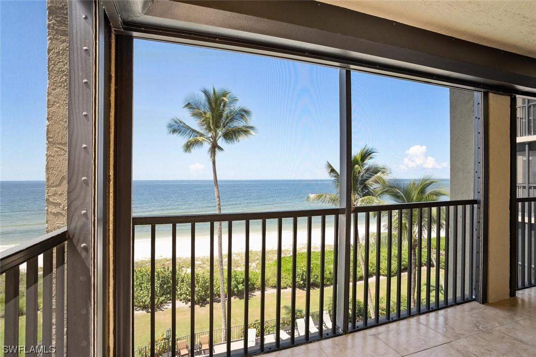 9715 Gulf Shore Dr. #401, Naples, FL 34108