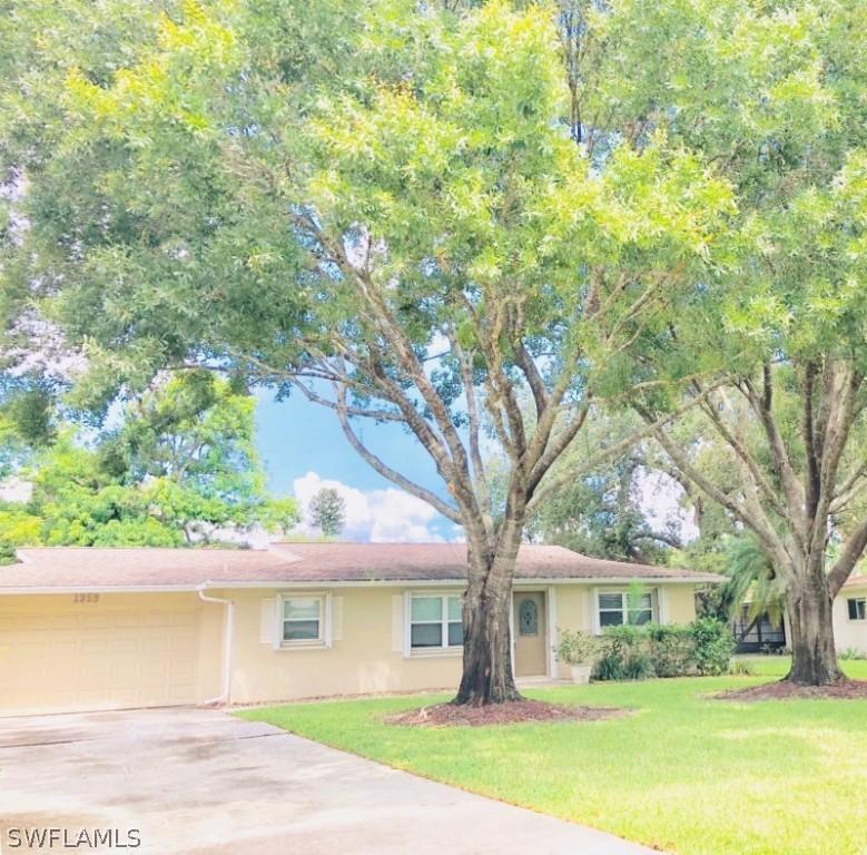 1359 Jambalana Ln., Fort Myers, FL 33901