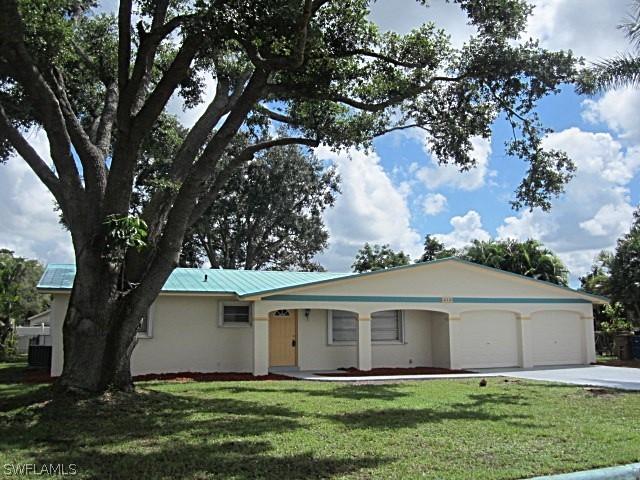 213 Jayview Ave., Lehigh Acres, FL 33936