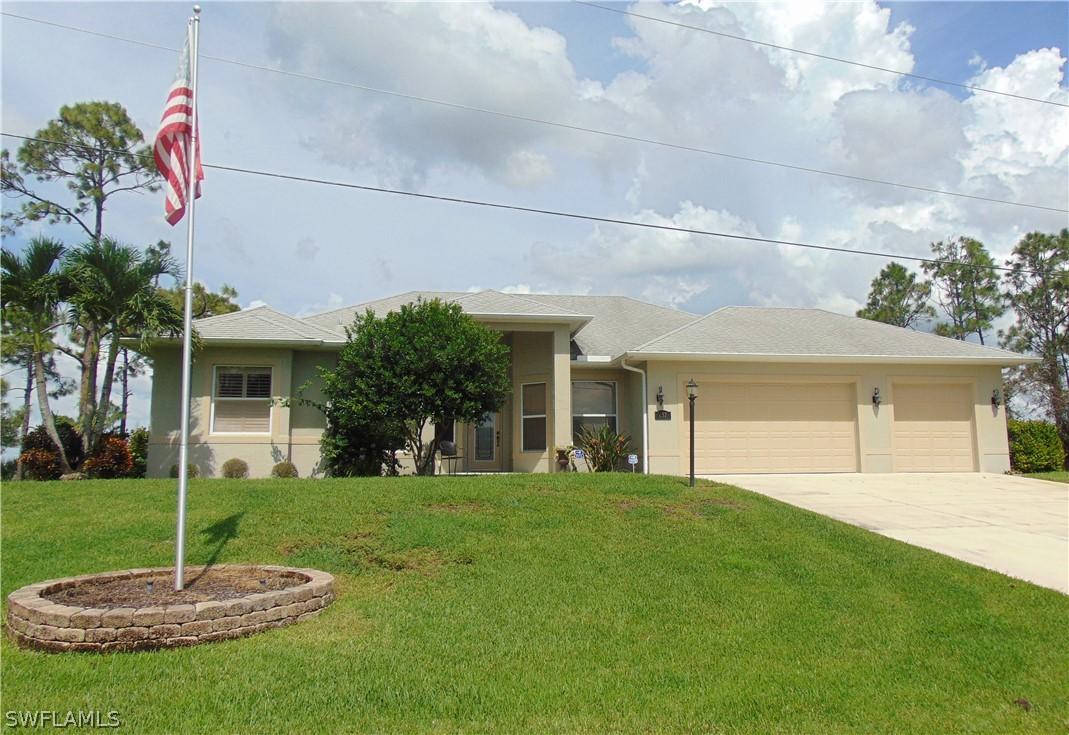 637 Parkdale Blvd., Lehigh Acres, FL 33974
