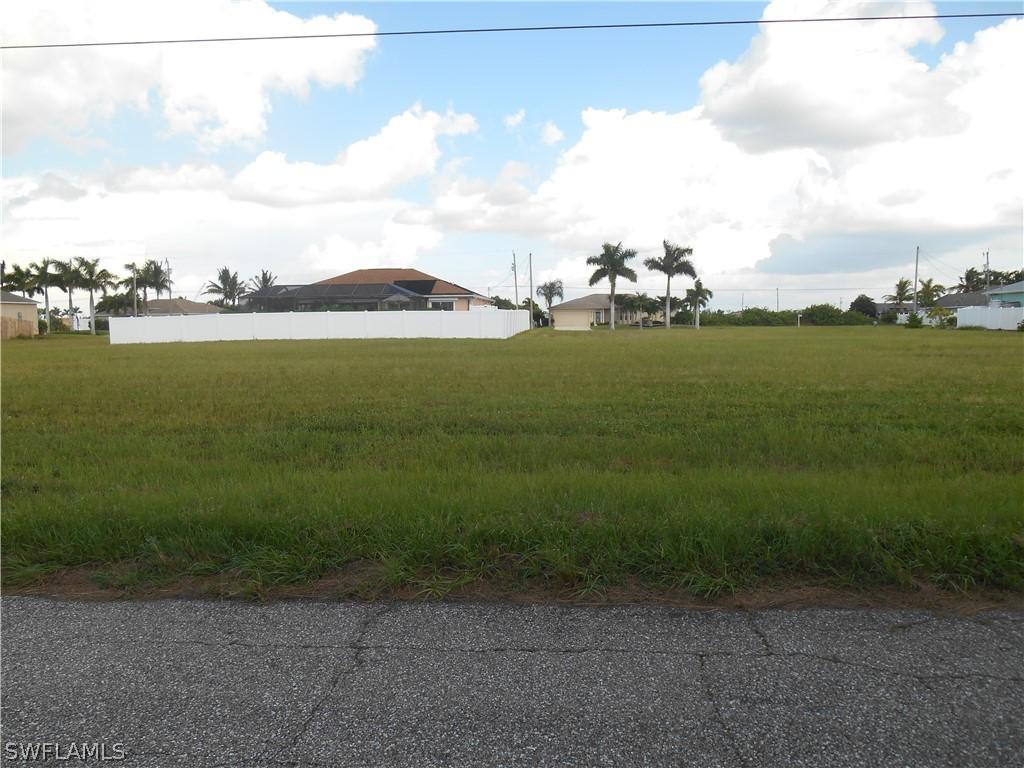 1237 NW 38th Pl., Cape Coral, FL 33993