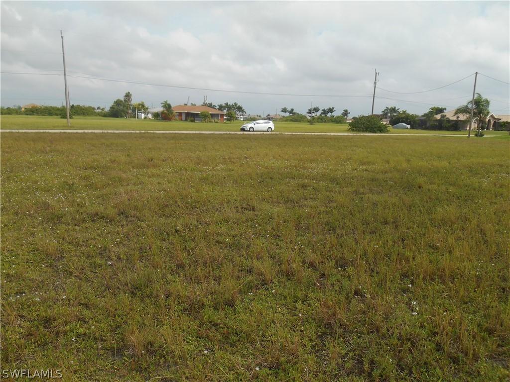 1033 NW 35th Pl., Cape Coral, FL 33993