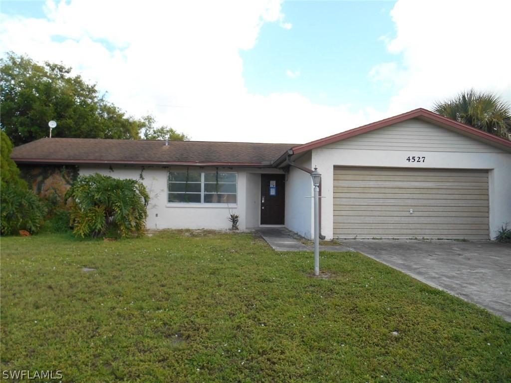 4527 SE 14th Pl., Cape Coral, FL 33904