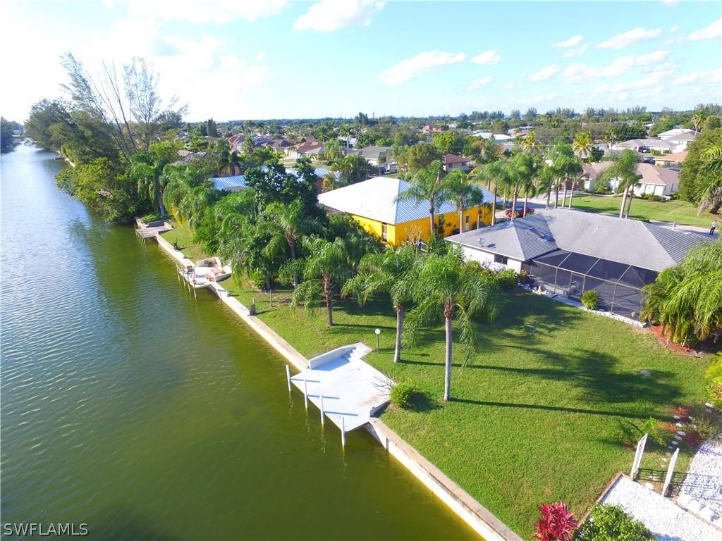 422 SE 20th St., Cape Coral, FL 33990