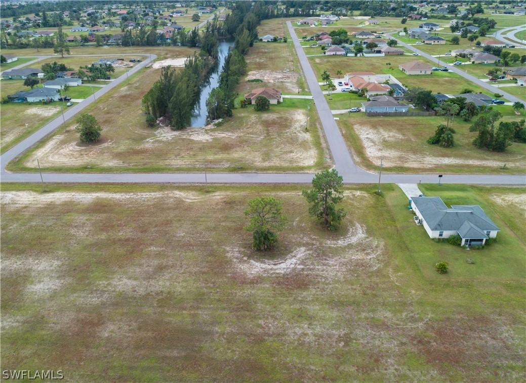 2101 NE 36th Ter., Cape Coral, FL 33909