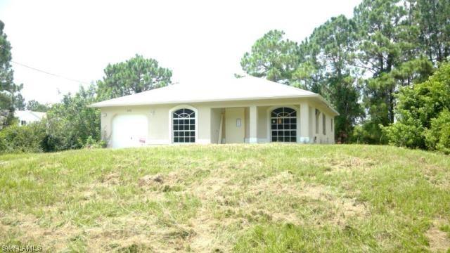 772 Silver Star Ave., Lehigh Acres, FL 33974