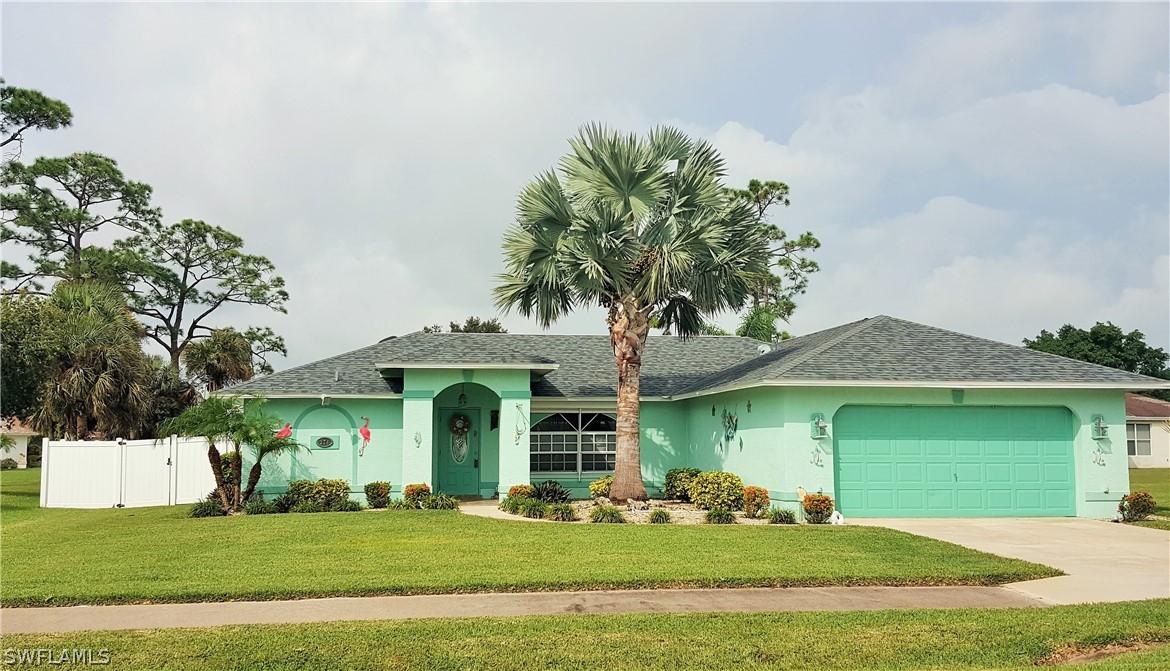 274 Richmond Ave., Lehigh Acres, FL 33936