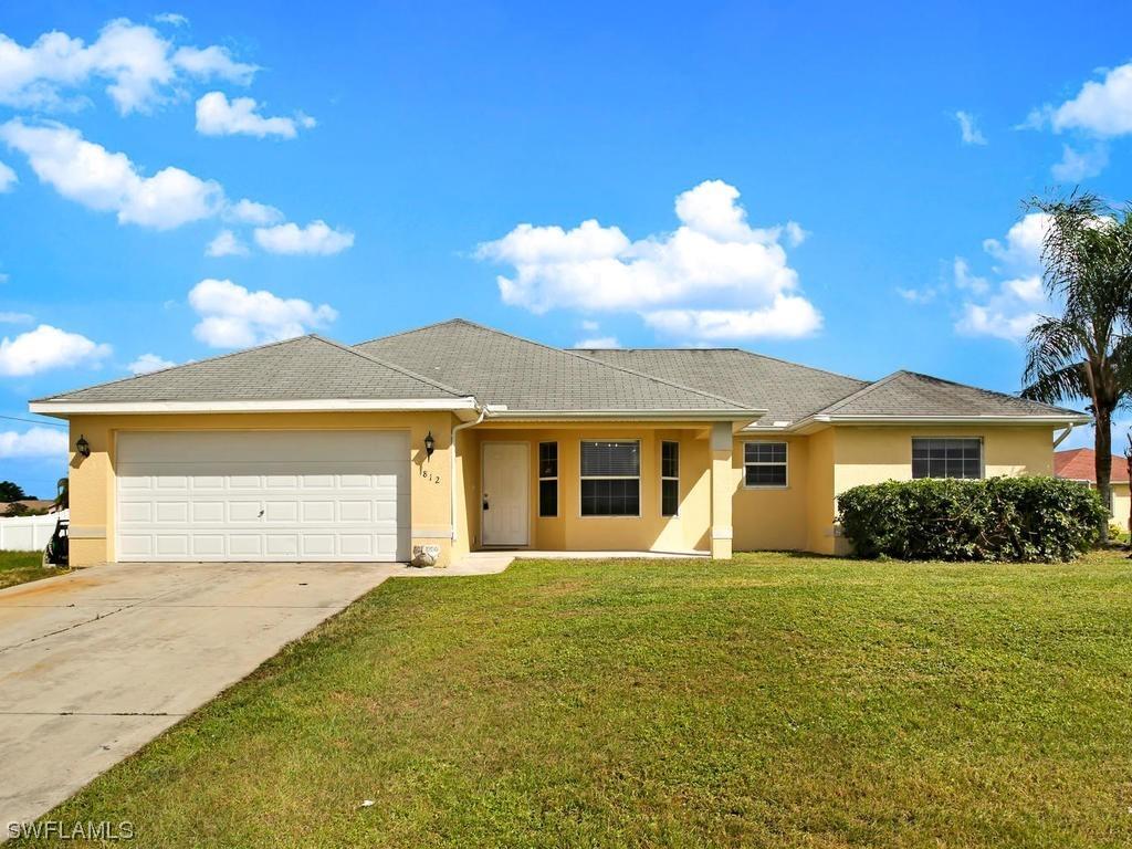 812 Carlfield Ave., Lehigh Acres, FL 33971