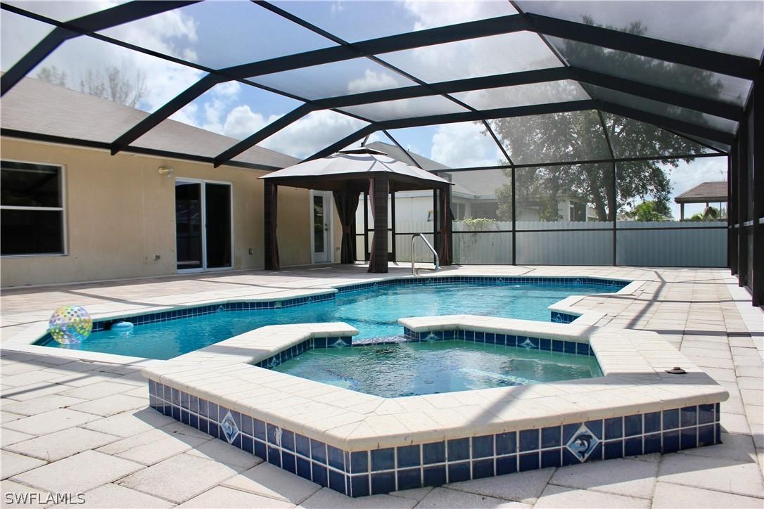 2940 SW 9th Pl., Cape Coral, FL 33914