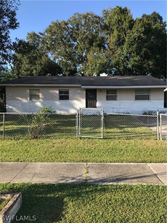 2613 Saint Charles St., Fort Myers, FL 33916