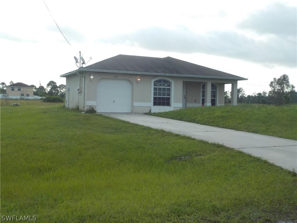 919 Manresa Ave., Lehigh Acres, FL 33974