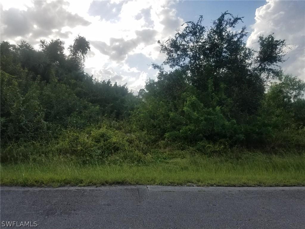 803 Xelda Ave., Lehigh Acres, FL 33971